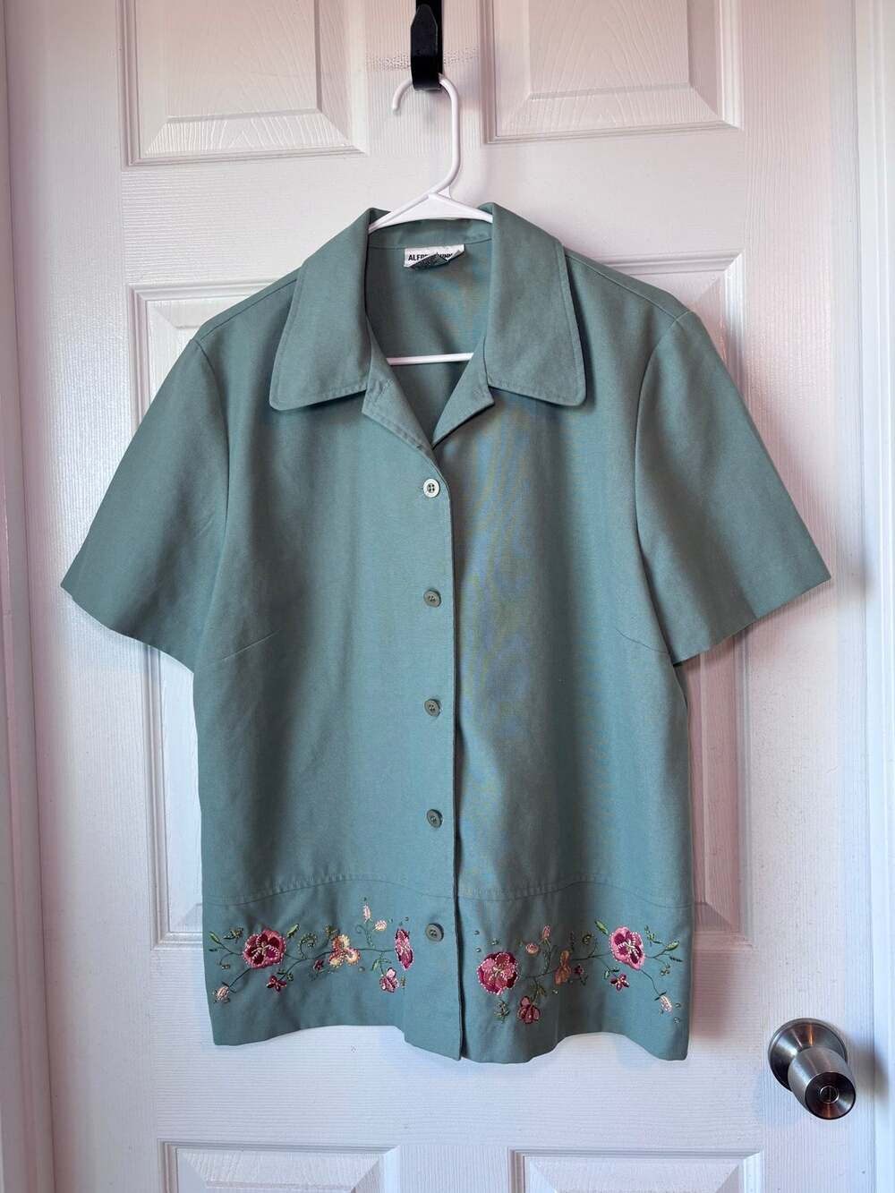 Alfred Dunner Women’s 14 Sage Green Floral Embroidered Button Front Blouse